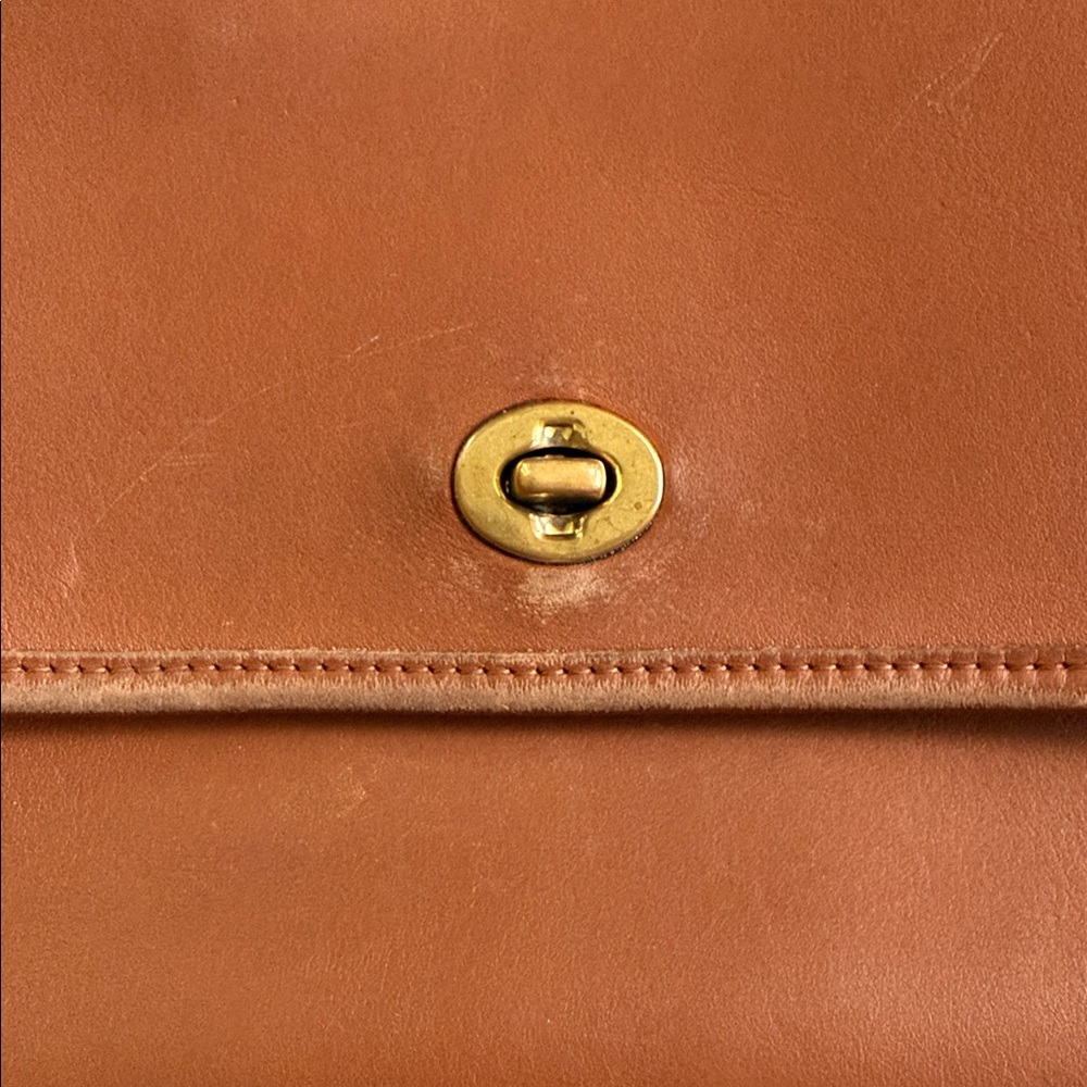 Vintage Coach crossbody. - Picture 2 of 8
